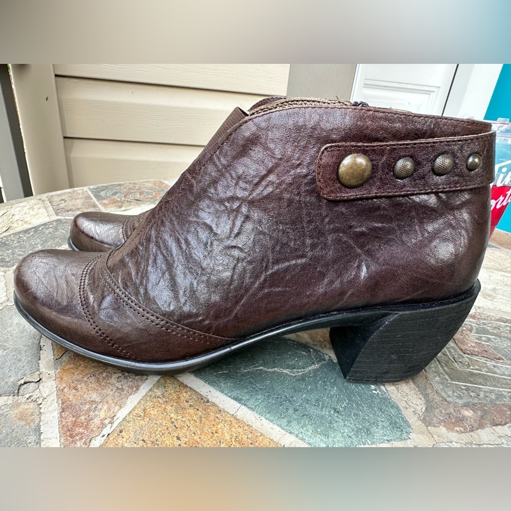 Romika brown with brass button details with side zipper ankle booties size 40